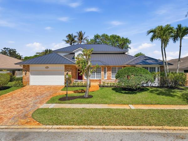 Frenchmen's Landing, 12886 La Rochelle Cir, Palm Beach Gardens, Florida 33410, image 1