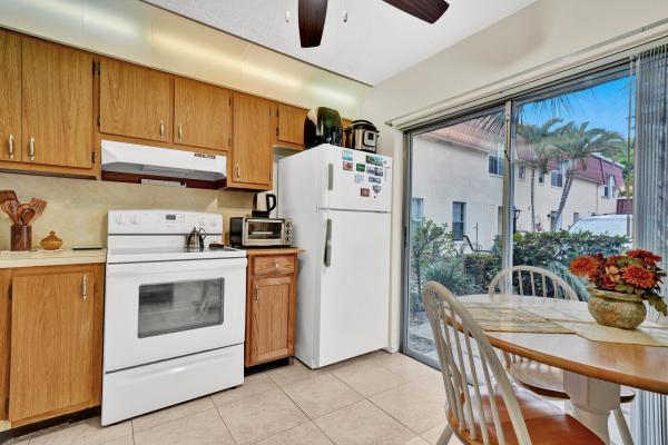 815 Salem Ln, Lake Worth, Florida 33467, image 1