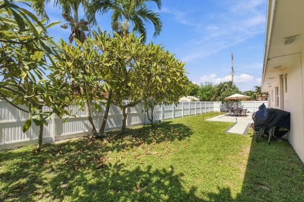 Schroeders, 1409 Richard Ln, Lake Worth Beach, Florida 33460, image 1