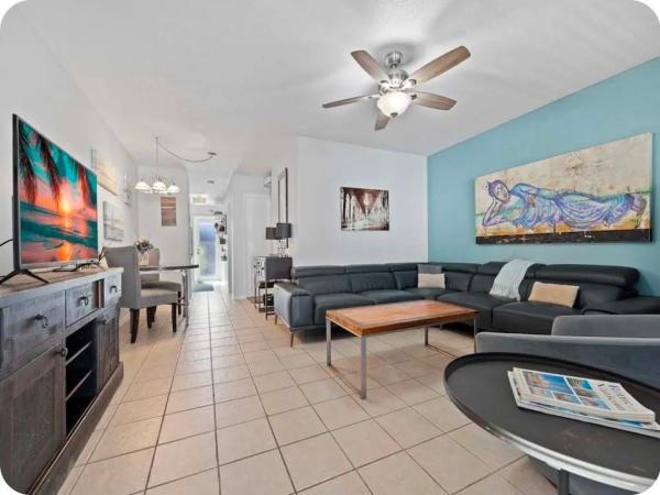 Edgewater Estates, 2225 NE 14th Ave #1-4, Wilton Manors, Florida 33305, image 1