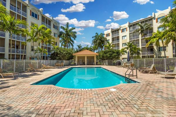 Royal Point At Palm-Aire, 3500 Oaks Clubhouse Dr #109, Pompano Beach, Florida 33069, image 1