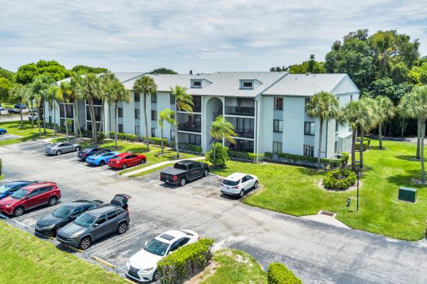 The Palm Club, 1008 Green Pine Blvd #H3, West Palm Beach, Florida 33409, image 1