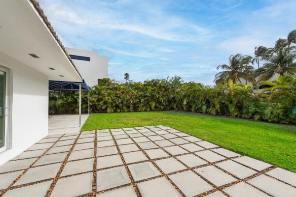 Biscayne Island, 1040 N Venetian Dr, Miami, Florida 33139, image 1