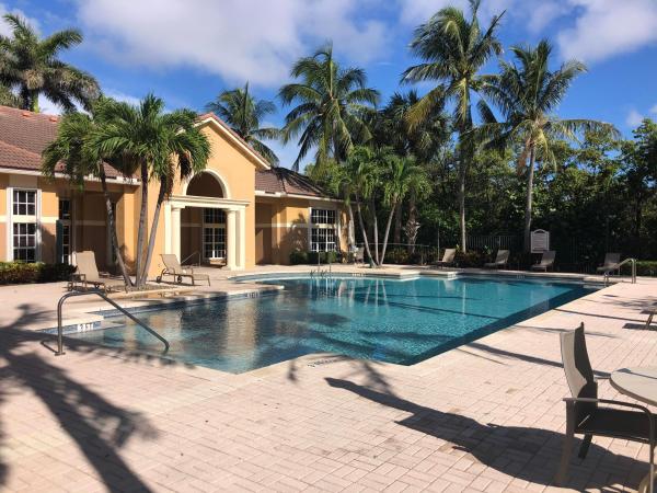 Hypoluxo's Mariner's Cay, 400 Scotia Dr #305, Hypoluxo, Florida 33462, image 1