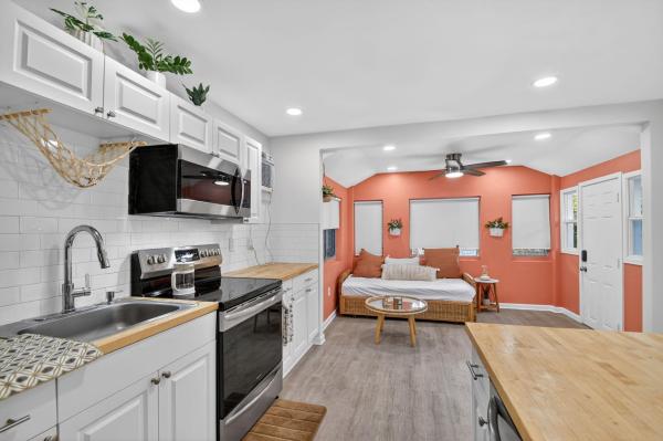Lake Worth Town, 306 N J St, Lake Worth Beach, Florida 33460, image 1