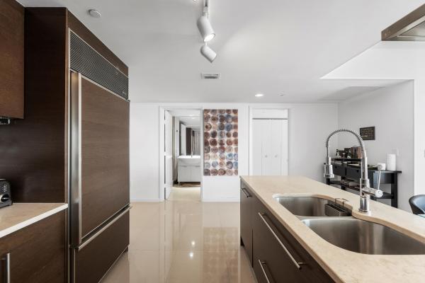Icon Brickell Tower 2, 495 Brickell Ave #811, Miami, Florida 33131, image 1