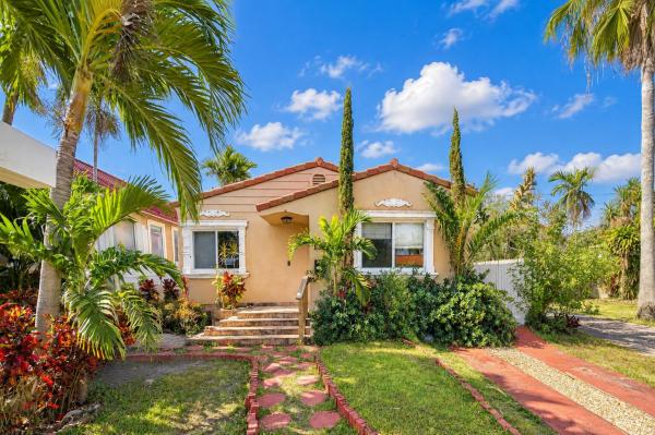 Hollywood Lakes, 1624 Van Buren St, Hollywood, Florida 33020, image 1