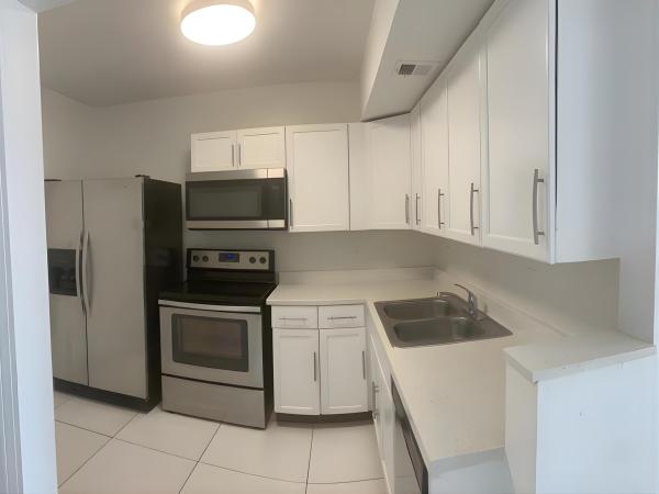 Royal Point, 3600 NW 21st St #406, Lauderdale Lakes, Florida 33311, image 1