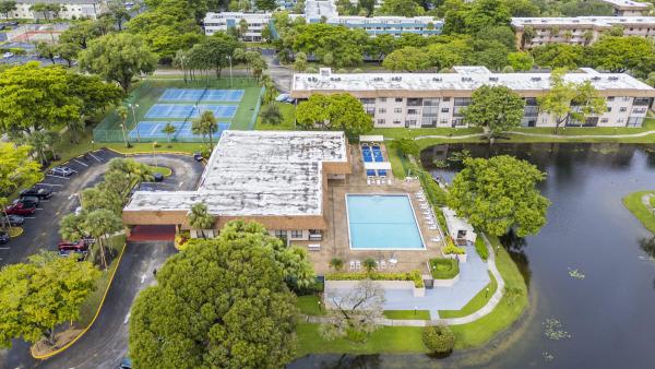 Lakes Of Carriage Hills, 4960 E Sabal Palm Blvd #414, Tamarac, Florida 33319, image 1
