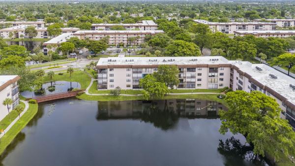 Lakes Of Carriage Hills, 4960 E Sabal Palm Blvd #414, Tamarac, Florida 33319, image 1