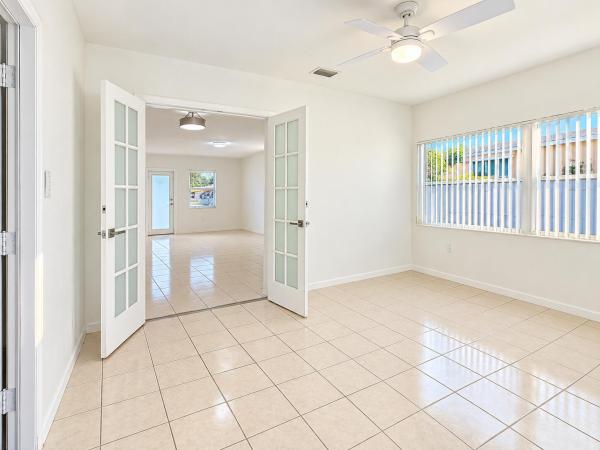 Parker Estates, 835 Fernwood Dr, West Palm Beach, Florida 33405, image 1