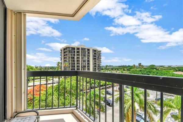 2425 Presidential Way #606, West Palm Beach, Florida 33401, image 1