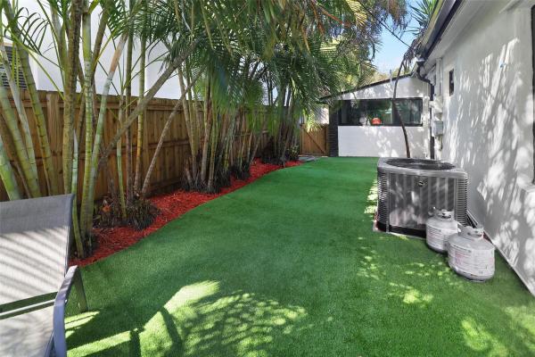Croissant Park, 508 SW 13th St, Fort Lauderdale, Florida 33315, image 1