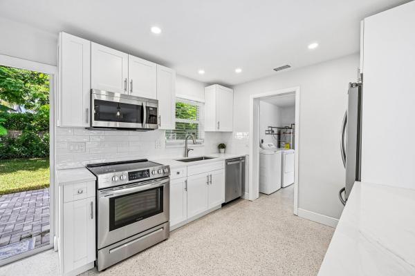 Jupiter In The Pines, 371 Saturn Ave, Tequesta, Florida 33469, image 1
