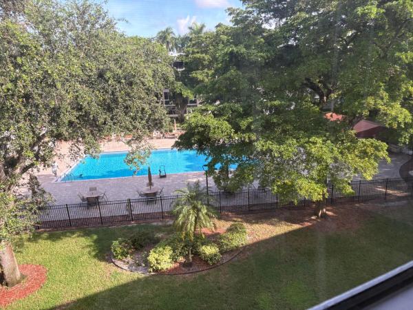 Granada Village, 2003 Granada Dr #B4, Coconut Creek, Florida 33066, image 1