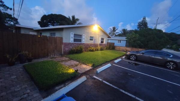 Central Oakland Park, 981 NE 36th St #1, Oakland Park, Florida 33334, image 1
