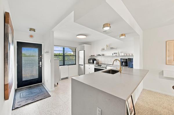 Lucaya Village, 2305 Lucaya Ln #E4, Coconut Creek, Florida 33066, image 1