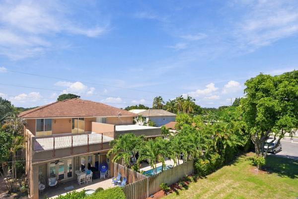 Poinciana By The Sea, 4629 Poinciana St #306, Lauderdale By The Sea, Florida 33308, image 1