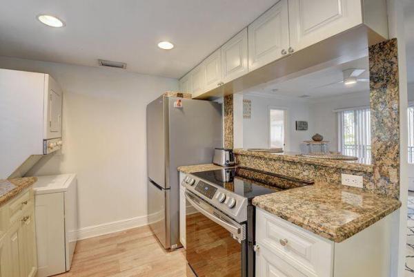 Palm Square, 49 SE 7th Ave #2, Delray Beach, Florida 33483, image 1