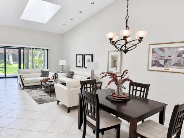 Huntington Pointe, 6364 Kings Gate Cir, Delray Beach, Florida 33484, image 1