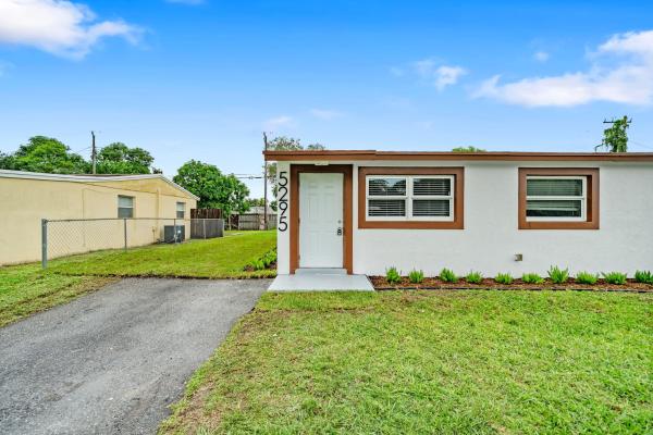 Gramercy Park, 5295 Helene Pl, West Palm Beach, Florida 33407, image 1