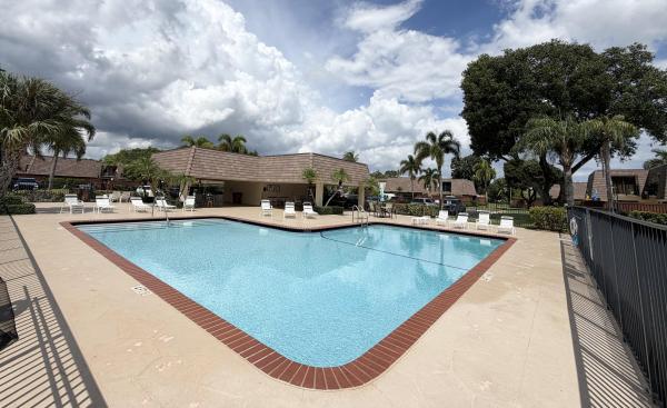 Waterford Courtyards South, 2552 SW 15th St, Deerfield Beach, Florida 33442, image 1