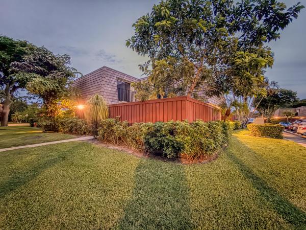 Waterford Courtyards South, 2552 SW 15th St, Deerfield Beach, Florida 33442, image 1