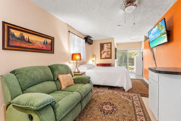 Indian River Estates, 5906 Bamboo Dr, Fort Pierce, Florida 34982, image 1