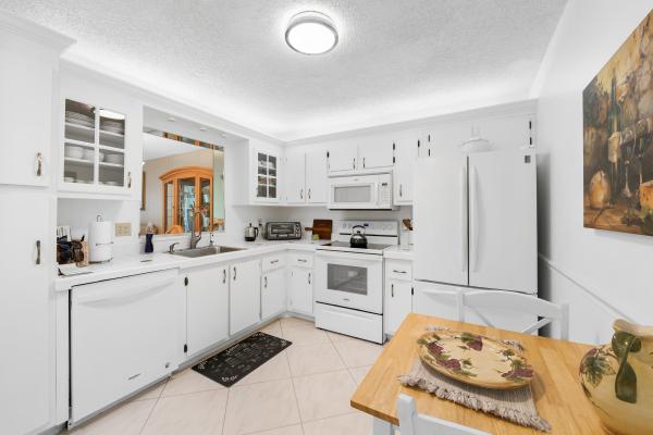 Town Villas At Moon Lake, 9095 Flynn Cir #2, Boca Raton, Florida 33496, image 1