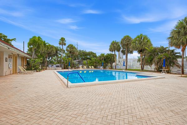 Inverwood Of Inverrary, 5530 NW 44th St #309C, Lauderhill, Florida 33319, image 1