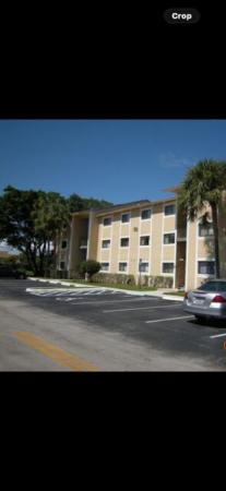 211 Palm Cir E, Pembroke Pines, Florida 33025, image 1