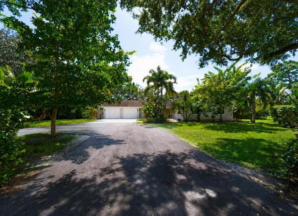 Palm Beach Country Estates, 6922 150th Pl N, Palm Beach Gardens, Florida 33418, image 1
