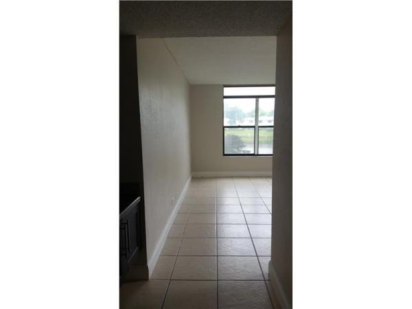 International Village At Inverrary, 3730 Inverrary Dr #2X, Lauderhill, Florida 33319, image 1