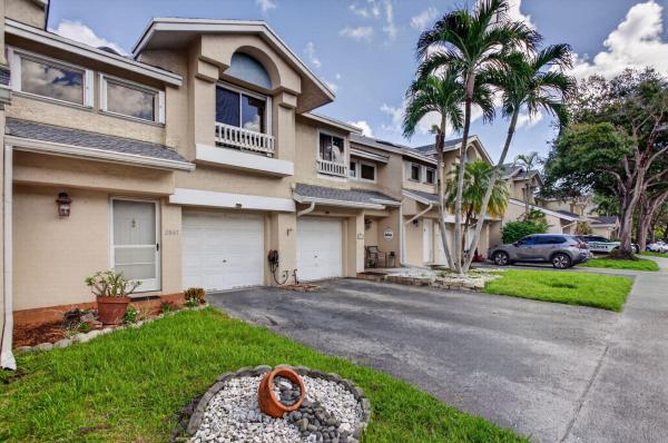Discovery Pointe, 2047 Discovery Cir E, Deerfield Beach, Florida 33442, image 1