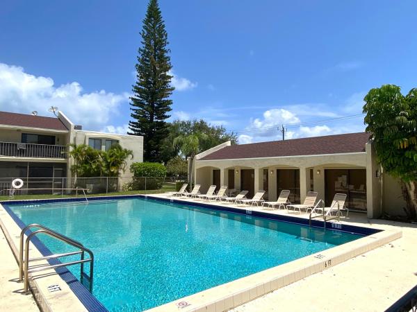 Pines Of Jupiter Tequesta, 150 Pineview Rd #H8, Jupiter, Florida 33469, image 1