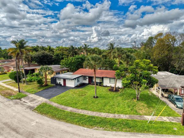 Hillmont Middle River Vista, 1101 NW 21st St, Fort Lauderdale, Florida 33311, image 1