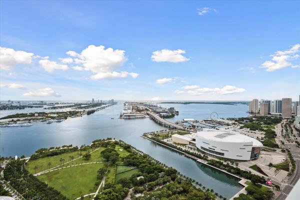 Ten Museum Park Residential, 1040 Biscayne Blvd #4202, Miami, Florida 33132, image 1