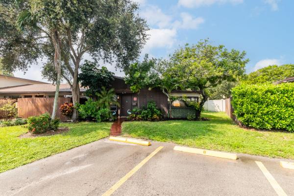 Loch Lomond, 3200 NW 5th Ter #5, Pompano Beach, Florida 33064, image 1