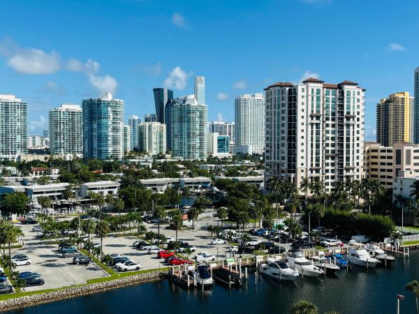 Arlen House West, 500 Bayview Dr #925, Sunny Isles Beach, Florida 33160, image 1