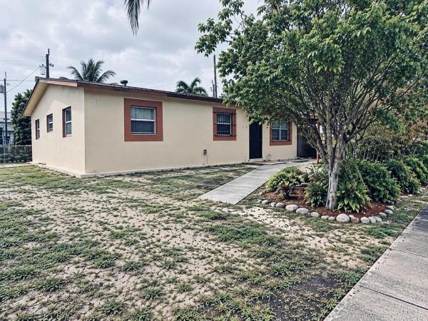 Park Manor, 930 NE 52nd Ct, Deerfield Beach, Florida 33064, image 1