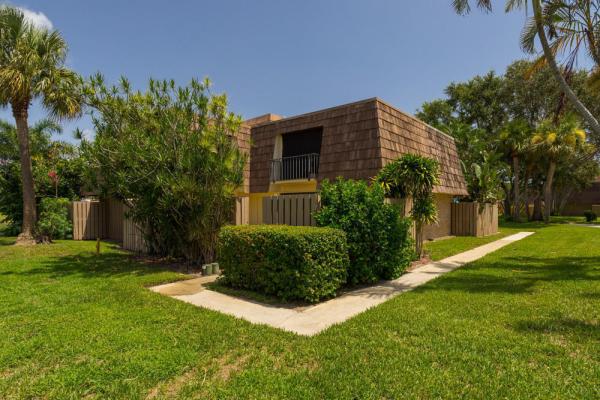 Sandalwood Estates, 818 8th Ct, Palm Beach Gardens, Florida 33410, image 1