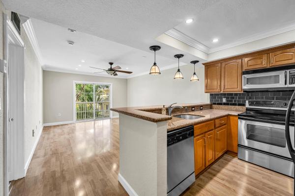 Pine Crest Village At Victoria Park, 151 NE 16th Ave #369, Fort Lauderdale, Florida 33301, image 1