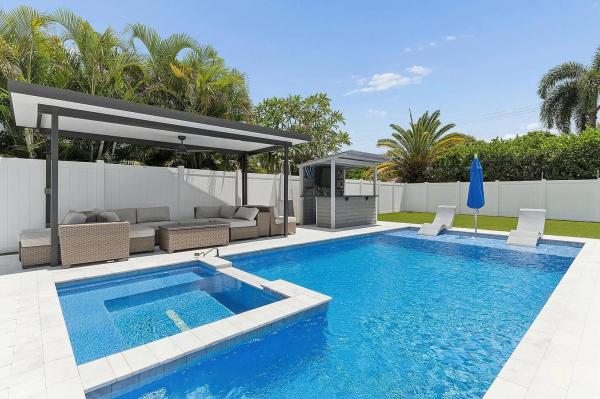 Mission Hill, 405 Chapel Hill Blvd, Boynton Beach, Florida 33435, image 1
