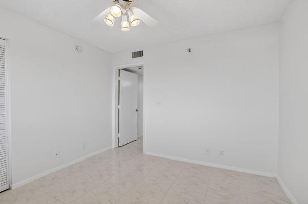 Huntington Towers, 7370 S Oriole Blvd #802, Delray Beach, Florida 33446, image 1