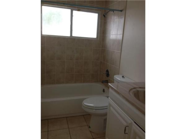Hunter Glen, 1307 E Glen Oak Rd, North Lauderdale, Florida 33068, image 1