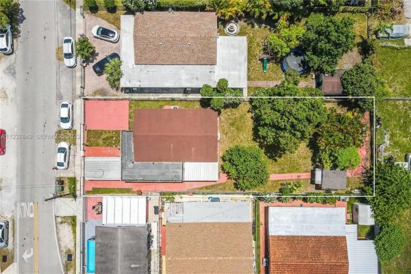 Anacris, 378 W 39th Pl, Hialeah, Florida 33012, image 1