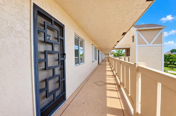 Huntington Lakes 2, 6936 Huntington Ln #403, Delray Beach, Florida 33446, image 1