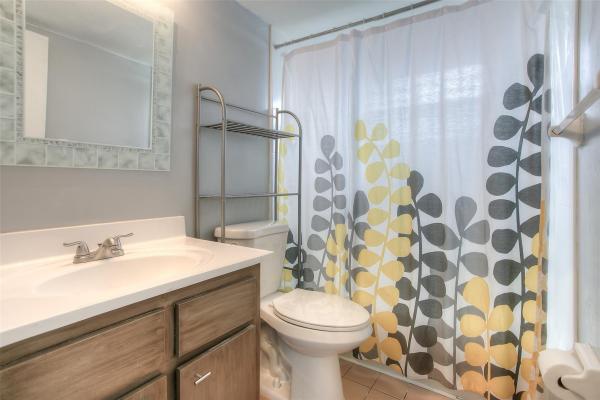 Lago Grande, 2500 W 67th Pl #22-26, Hialeah, Florida 33016, image 1