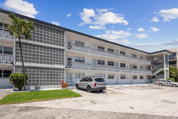 Envoy North, 467 Golden Isles Dr #206, Hallandale Beach, Florida 33009, image 1
