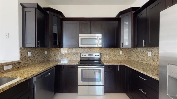 Tropical Gardens, 620 NE 20th St #1, Wilton Manors, Florida 33305, image 1